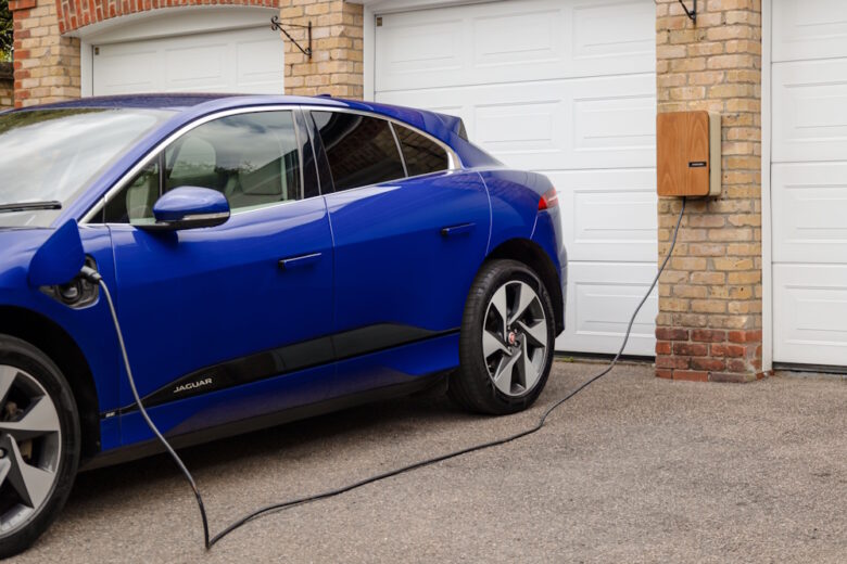 Smart charger or portable charger for ev